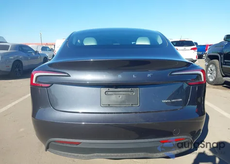 2025 Tesla Model 3 Long Range All-Wheel Drive z USA, uszkodzony, nr VIN 5YJ3E1EB8SF076911